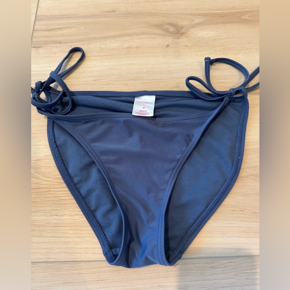 Xhiliration | String Bikini Bottoms | Excellent Condition | Med